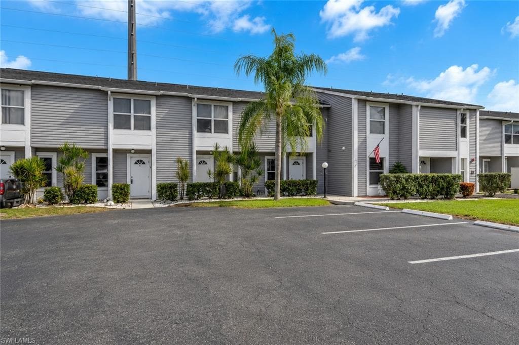 4641 SW Santa Barbara PL 2 CAPE CORAL, FL 33914