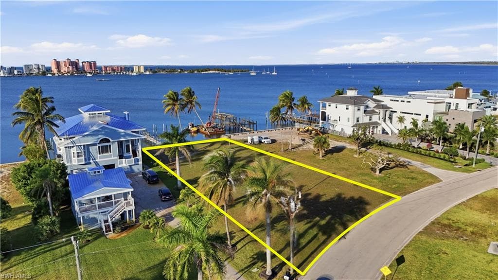 948 San Carlos DR FORT MYERS BEACH, FL 33931
