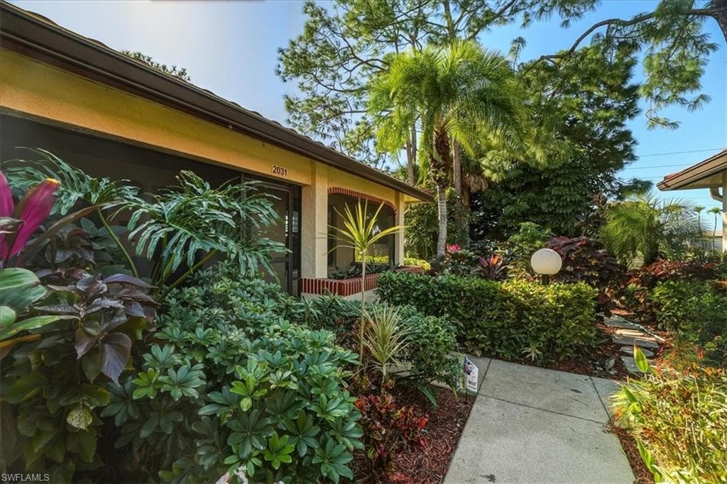 2031 Pine Isle LN 2031 NAPLES, FL 34112