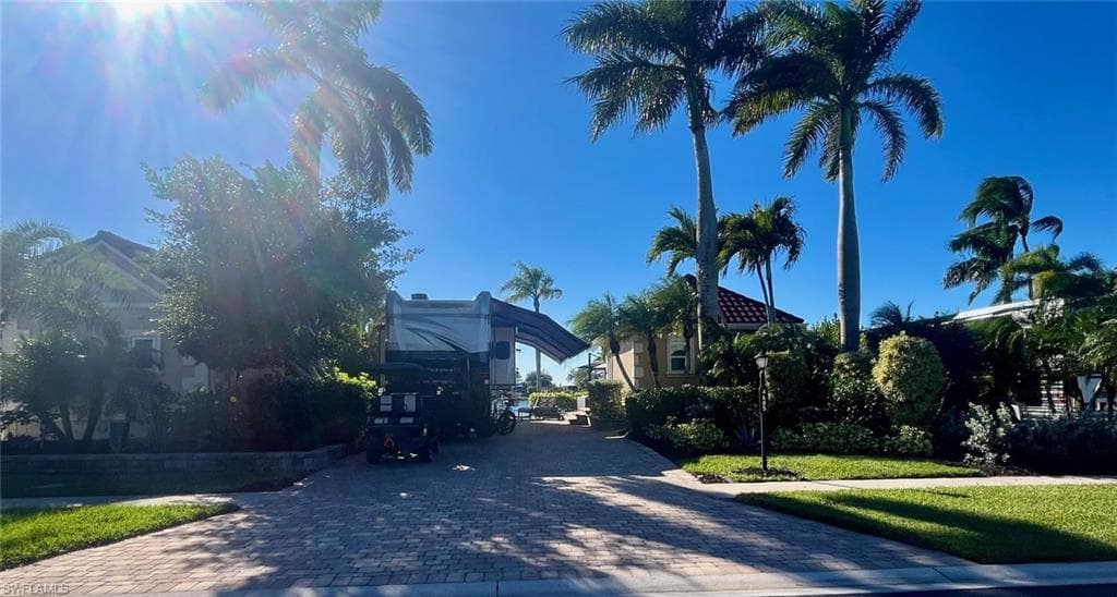 4685 Southern Breeze DR NAPLES, FL 34114