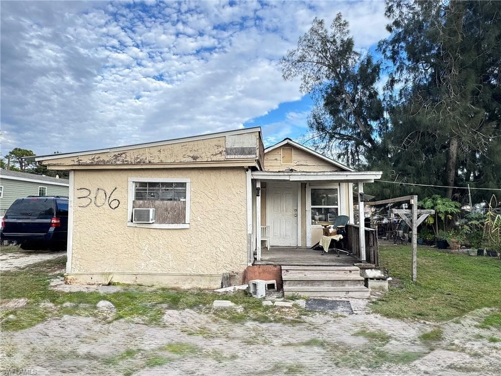 306 13TH ST SE IMMOKALEE, FL 34142