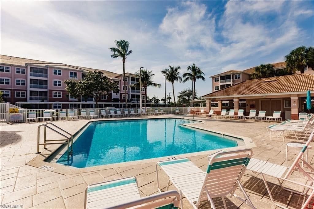15901 Royal Pointe LN 405 FORT MYERS, FL 33908