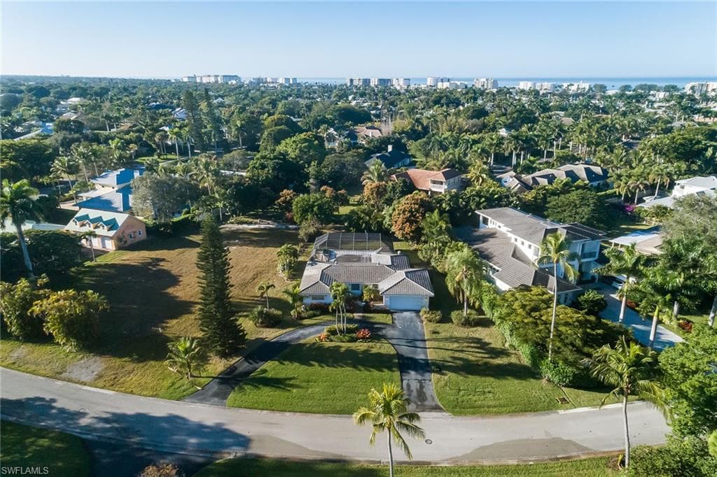 700 Bow Line DR NAPLES, FL 34103