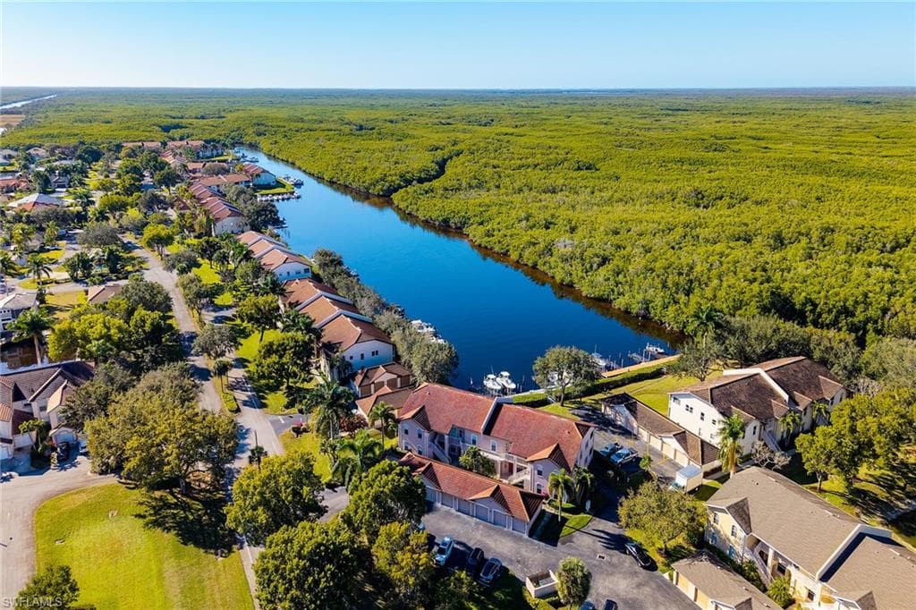 278 Newport DR 207 NAPLES, FL 34114