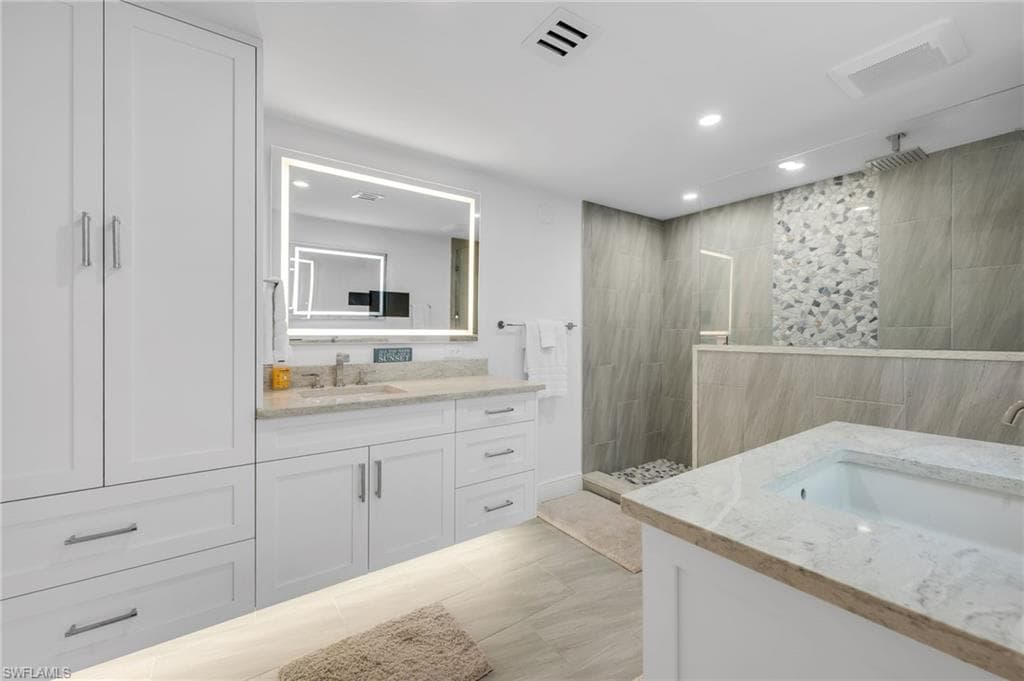 6075 Pelican Bay BLVD 303 NAPLES, FL 34108