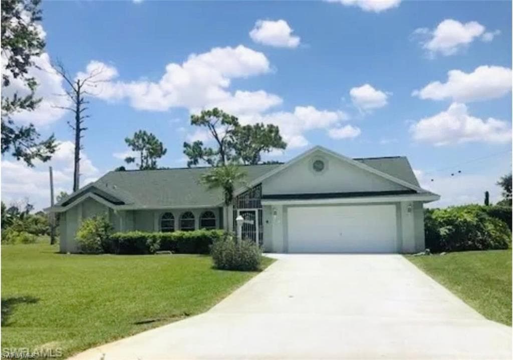561 Foxcreek DR LEHIGH ACRES, FL 33974
