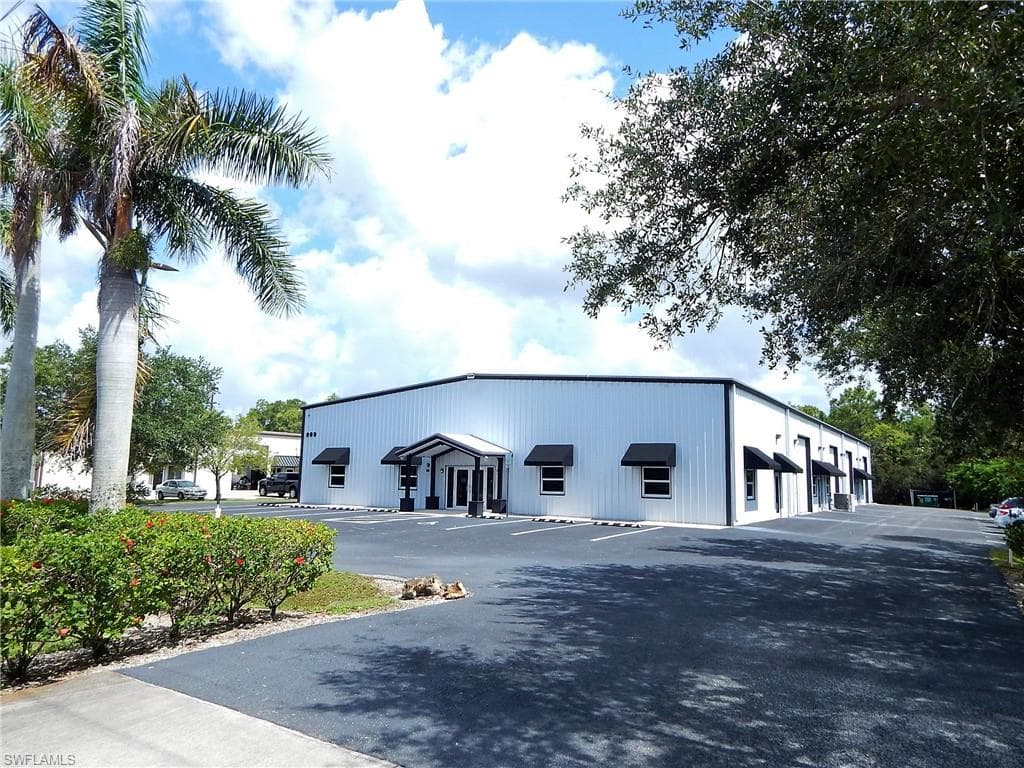 909 NE 27th LN 2 CAPE CORAL, FL 33909