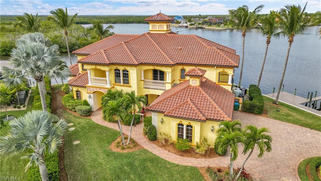 879 W Cape Estates CIR CAPE CORAL, FL 33993