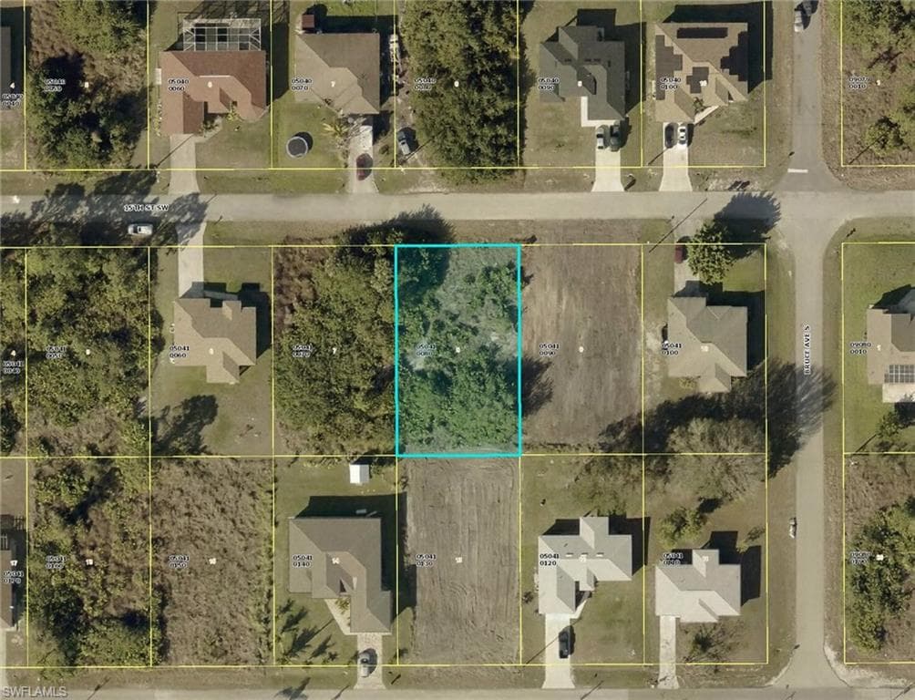 3905 15th ST SW LEHIGH ACRES, FL 33976