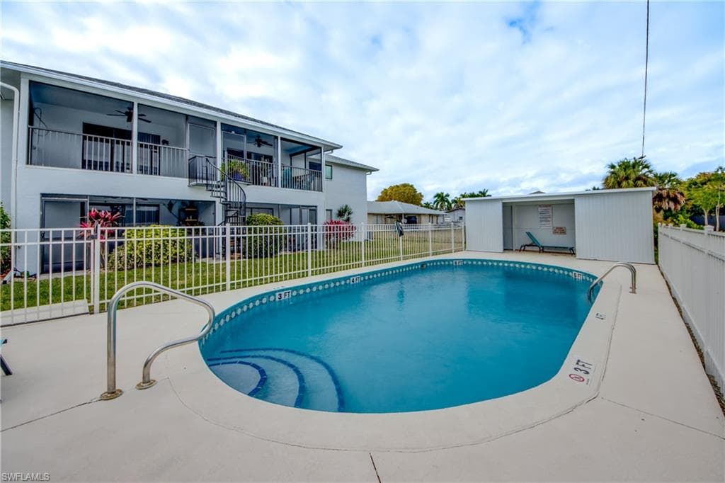 1202 Cape Coral PKWY W 206 CAPE CORAL, FL 33914