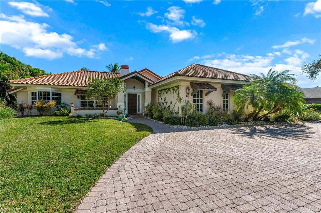 1930 Blackstone CIR NAPLES, FL 34109