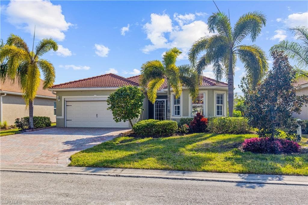 3337 Apple Blossom DR ALVA, FL 33920