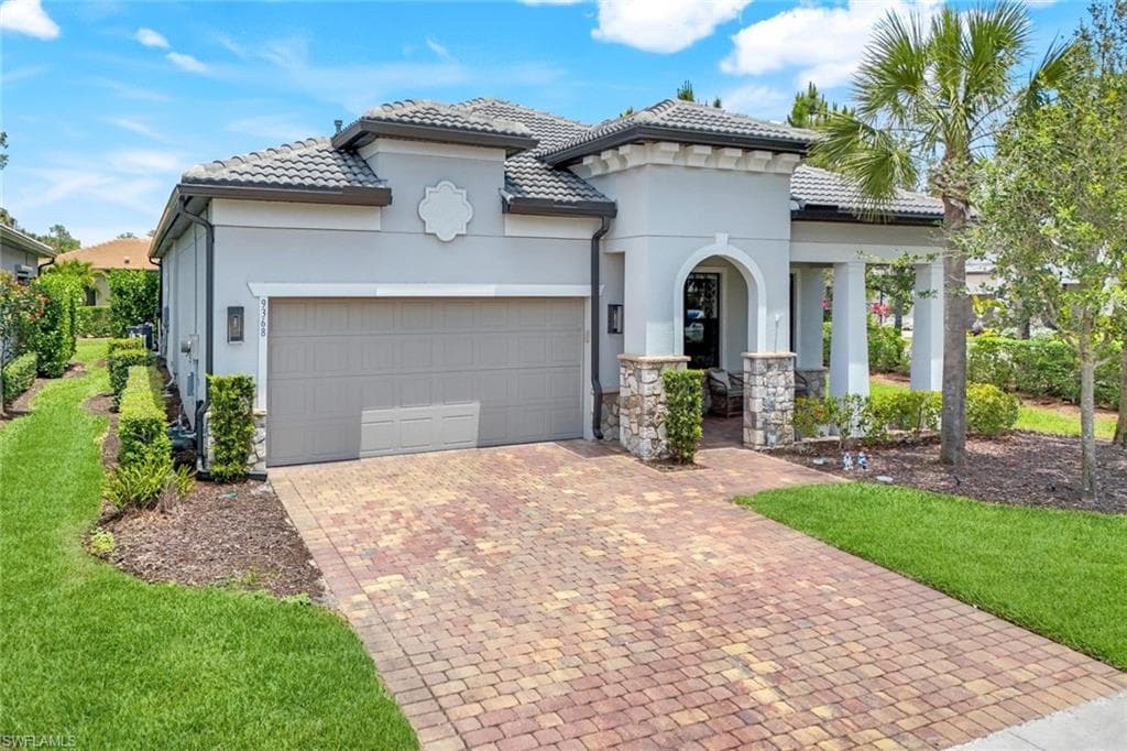 9368 Night Heron LN NAPLES, FL 34120
