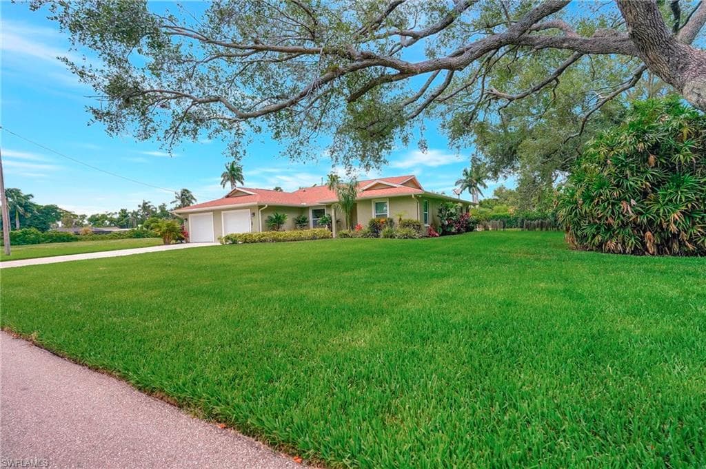 787 Overriver DR NORTH FORT MYERS, FL 33903