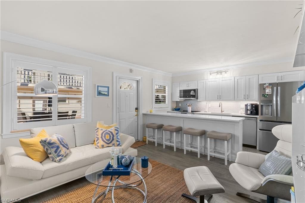 980 7th AVE S 102 NAPLES, FL 34102