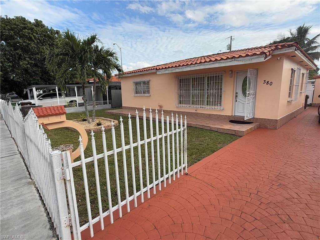 380 41st ST HIALEAH, FL 33182