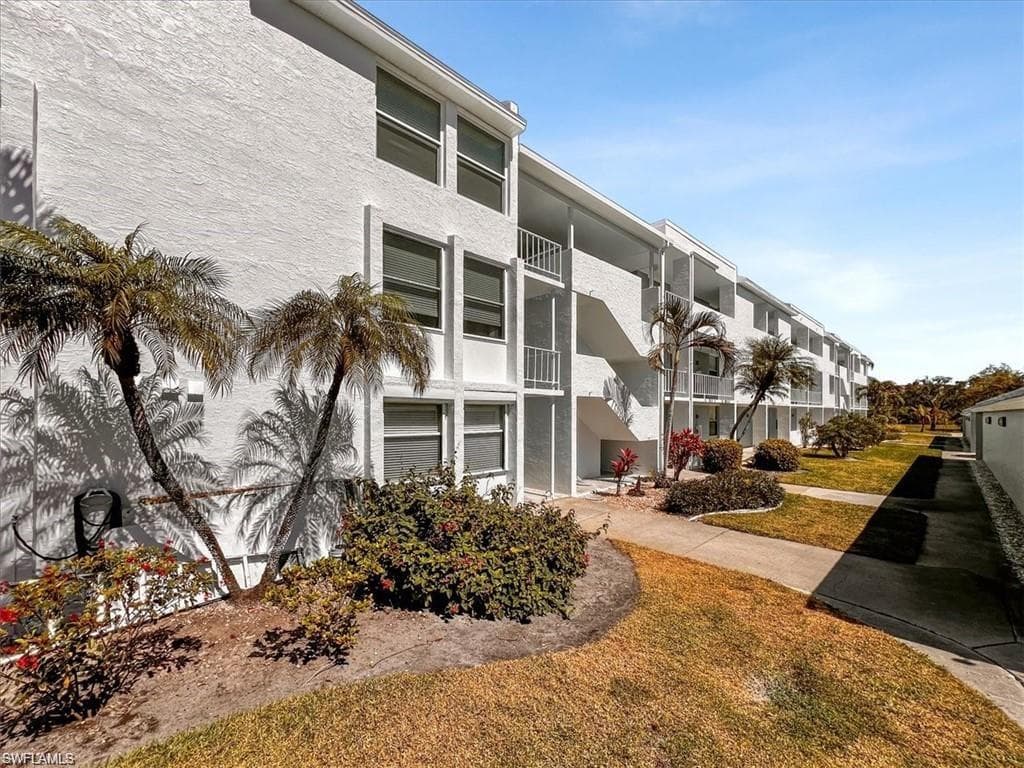 5959 Winkler RD 307 FORT MYERS, FL 33919