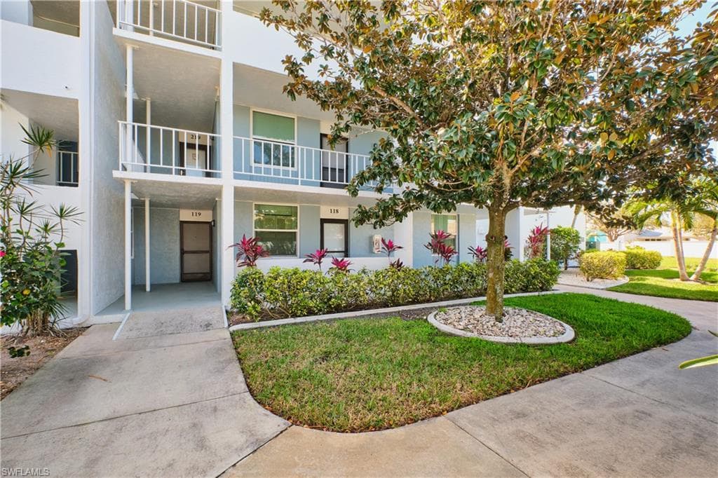5959 Winkler RD 118 FORT MYERS, FL 33919