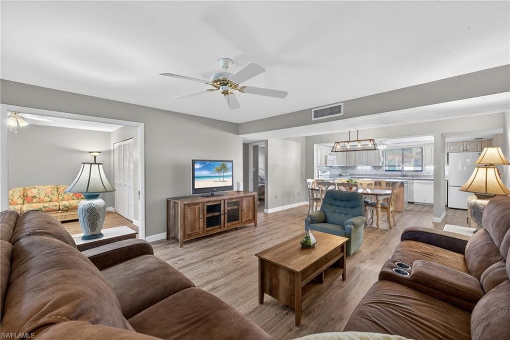 4384 Bowsprit CT 2B FORT MYERS, FL 33919