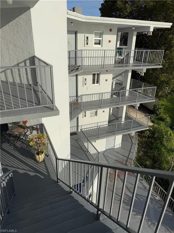 7105 13th AVE 402 HIALEAH, FL 33014