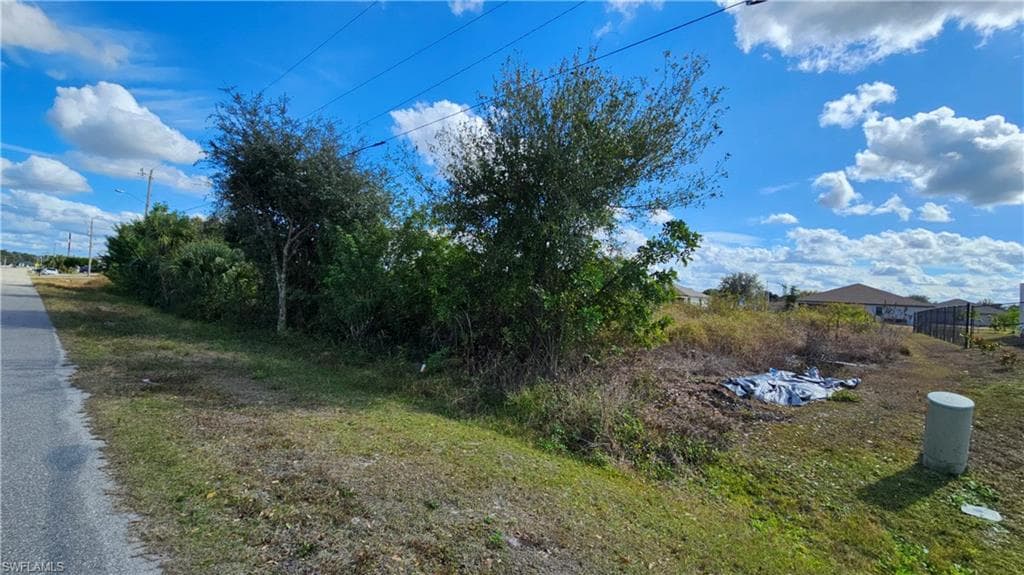 616 Kingsbury ST E LEHIGH ACRES, FL 33974