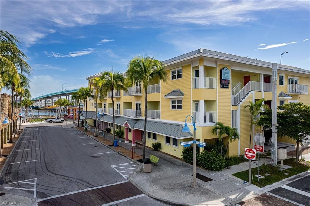450 Old San Carlos BLVD 303 FORT MYERS BEACH, FL 33931