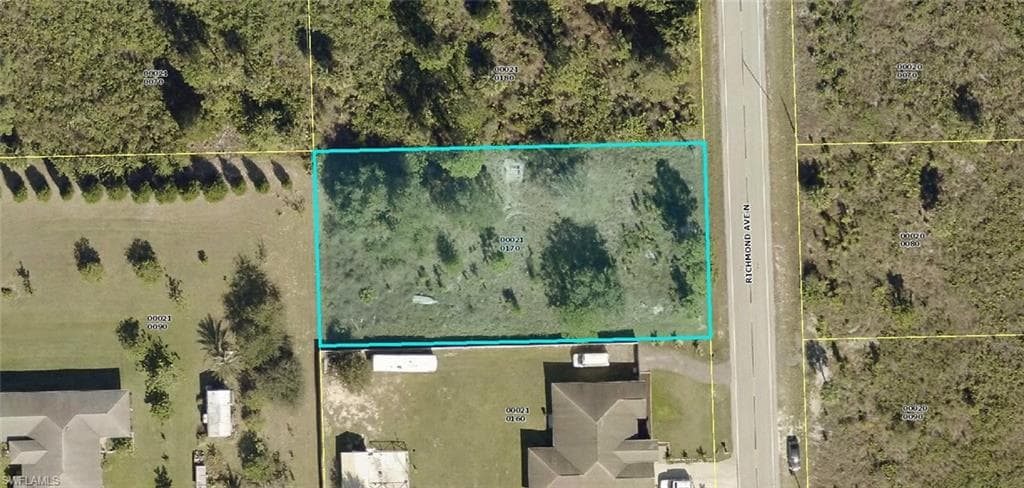 909 Richmond AVE N LEHIGH ACRES, FL 33972