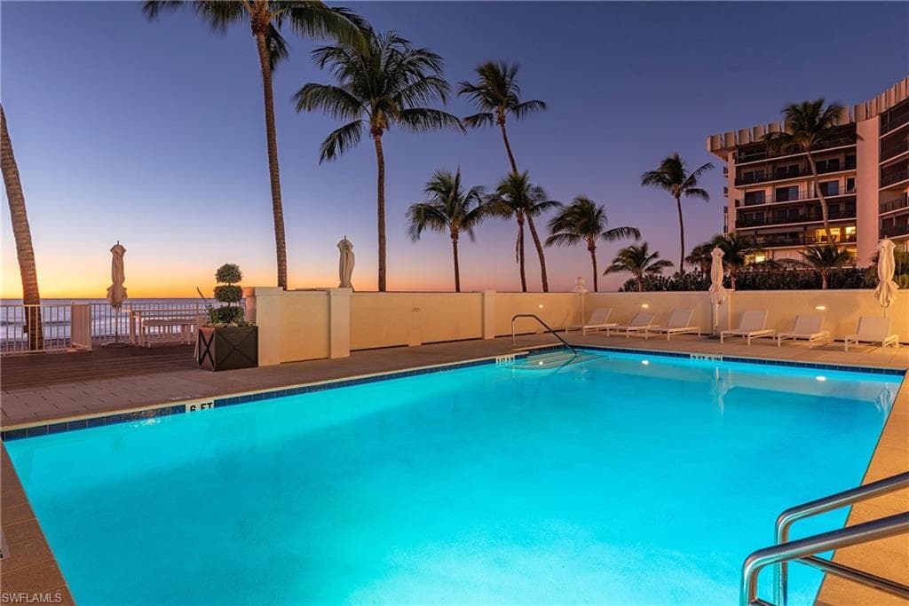 3377 Gulf Shore BLVD N 6C NAPLES, FL 34103