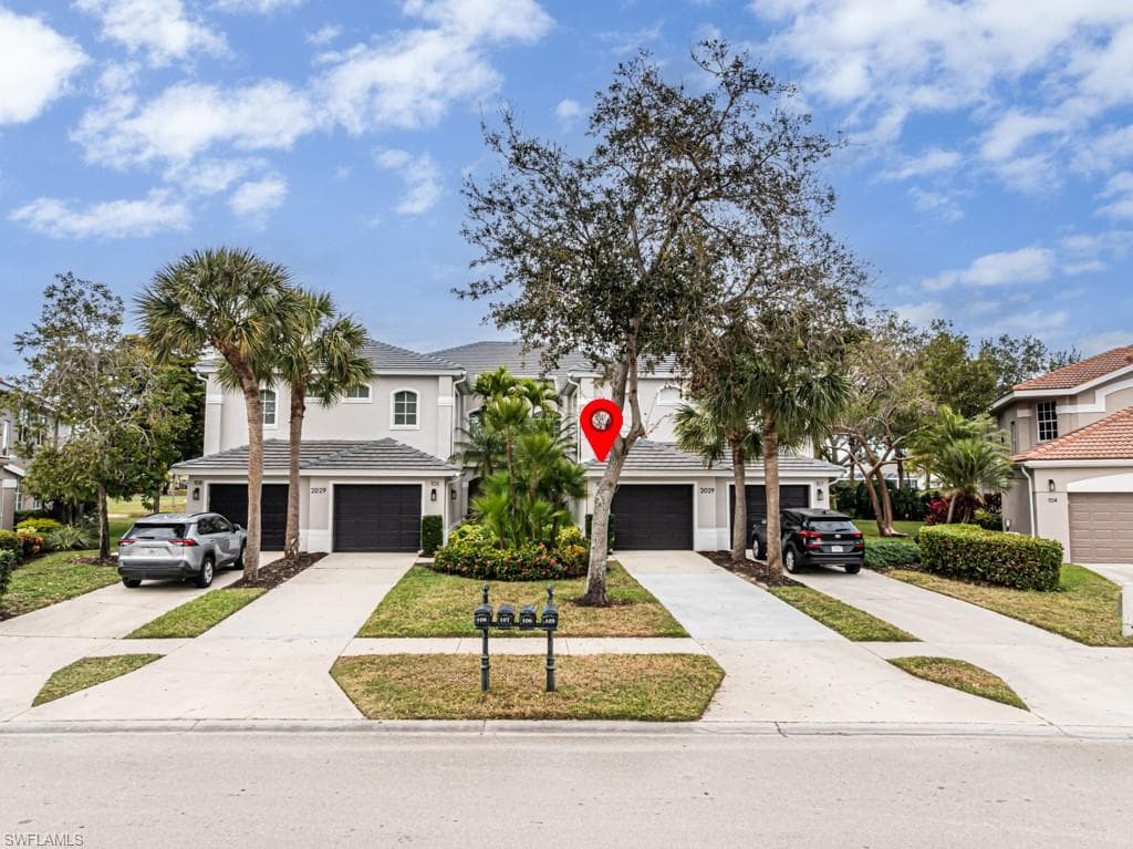 2029 Crestview WAY 105 NAPLES, FL 34119