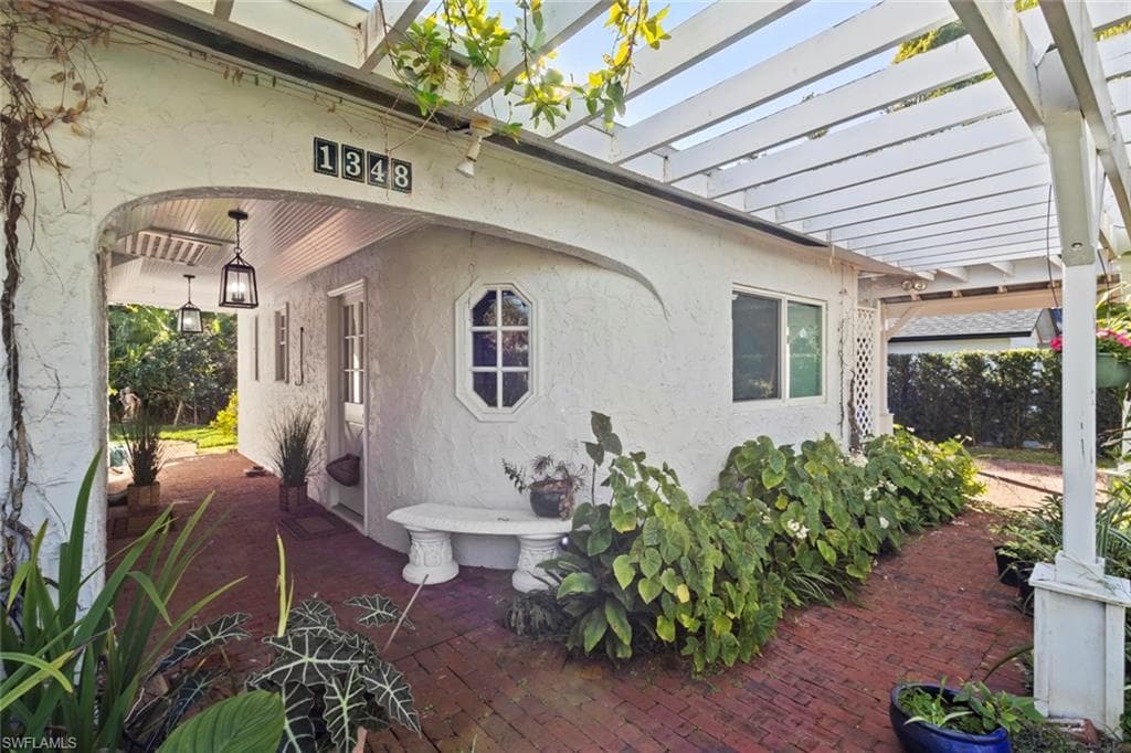 1348 Alcazar AVE FORT MYERS, FL 33901