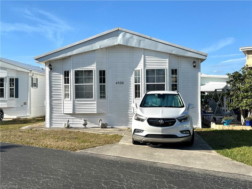 4520 Candlestick CT E ESTERO, FL 33928