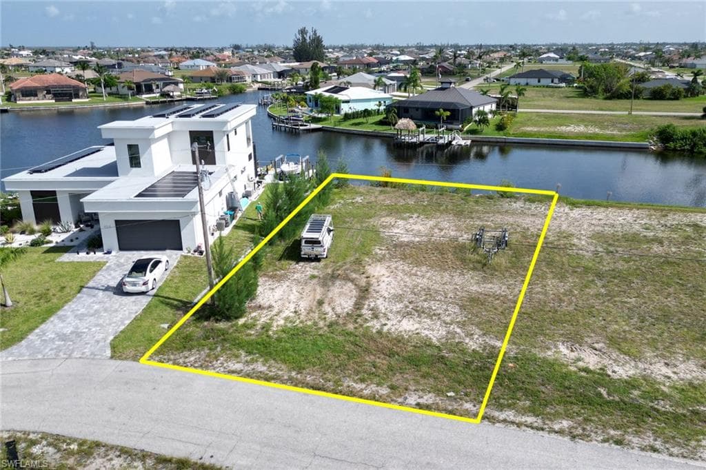 3711 NW 9th TER CAPE CORAL, FL 33993