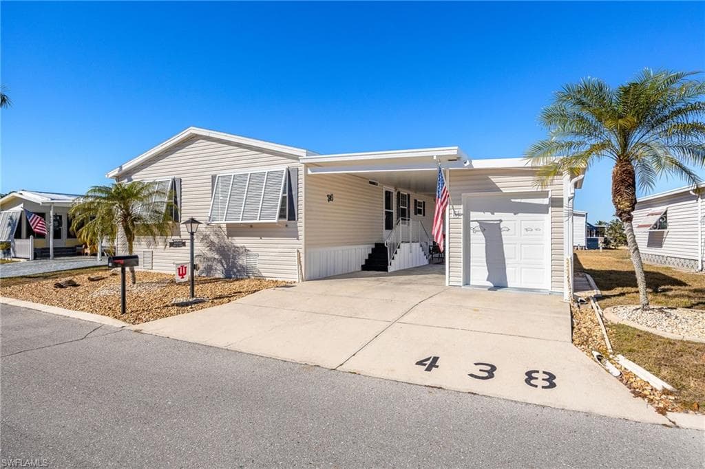 438 Snead DR NORTH FORT MYERS, FL 33903
