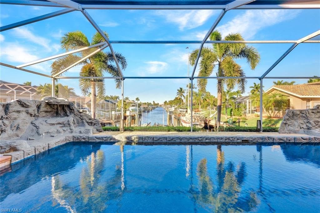 907 SW 51st TER CAPE CORAL, FL 33914