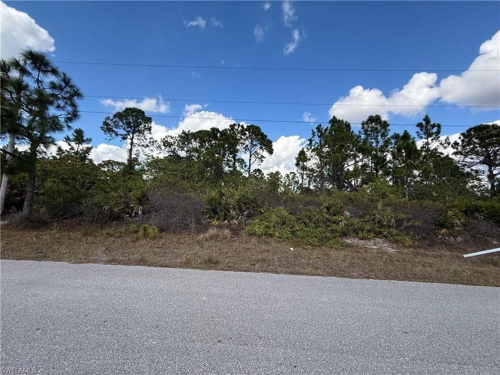 1035 Gladys ST LEHIGH ACRES, FL 33974
