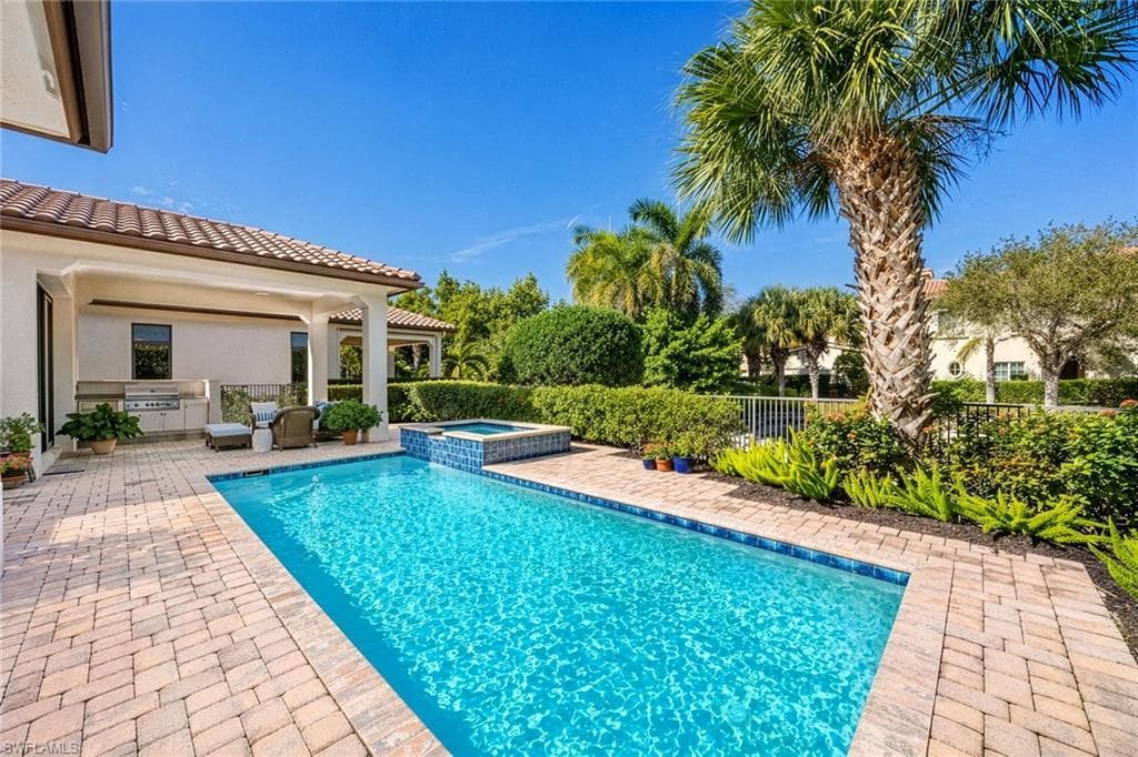 2277 Residence CIR NAPLES, FL 34105