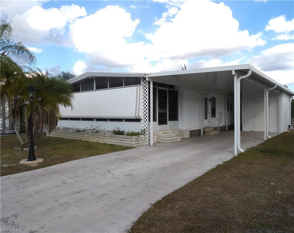 239 Shrub LN N NORTH FORT MYERS, FL 33917