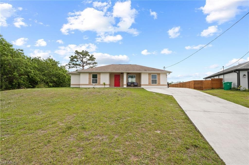 5011 Dania CIR LABELLE, FL 33935