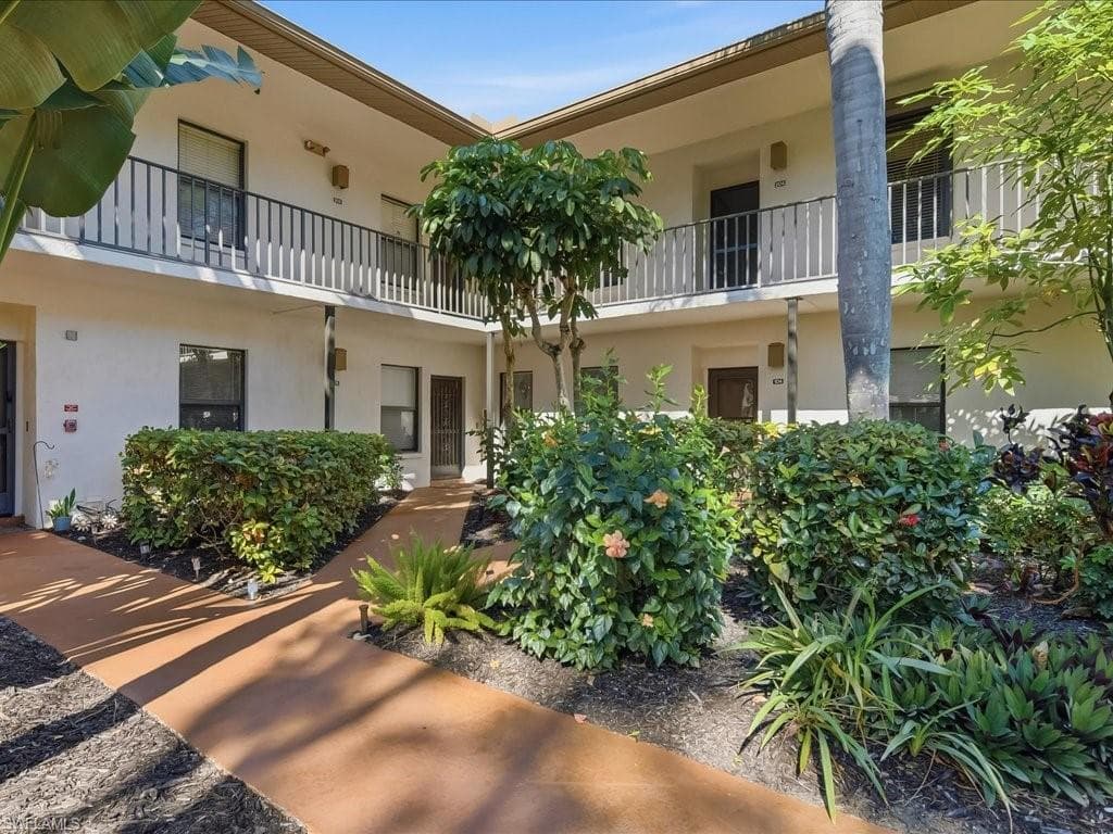 1833 Courtyard WAY E105 NAPLES, FL 34112