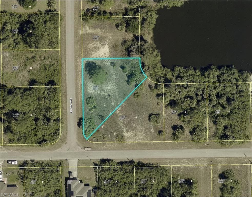 427 Putnam AVE LEHIGH ACRES, FL 33974
