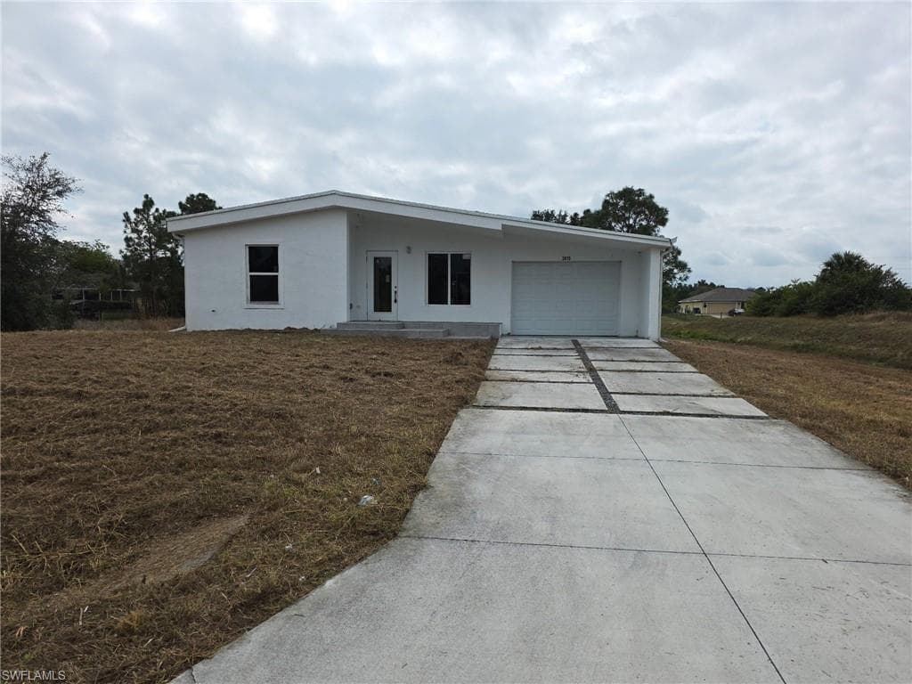 2615 32nd ST SW LEHIGH ACRES, FL 33976