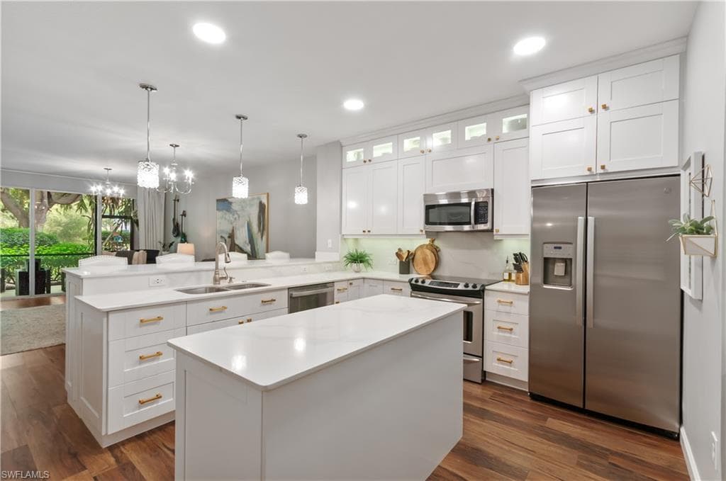 10020 Heather LN 901 NAPLES, FL 34119