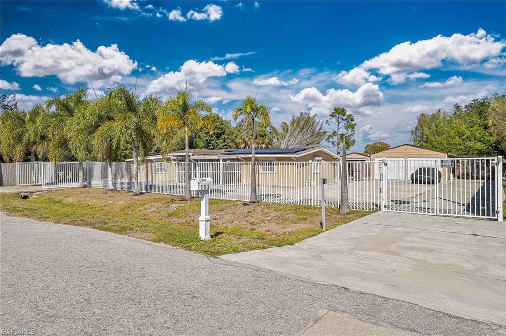 101 Lucille AVE FORT MYERS, FL 33916