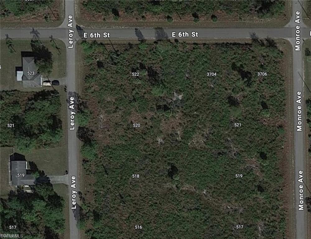 520 Leroy AVE LEHIGH ACRES, FL 33972