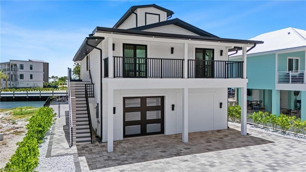 910 3rd ST FORT MYERS BEACH, FL 33931