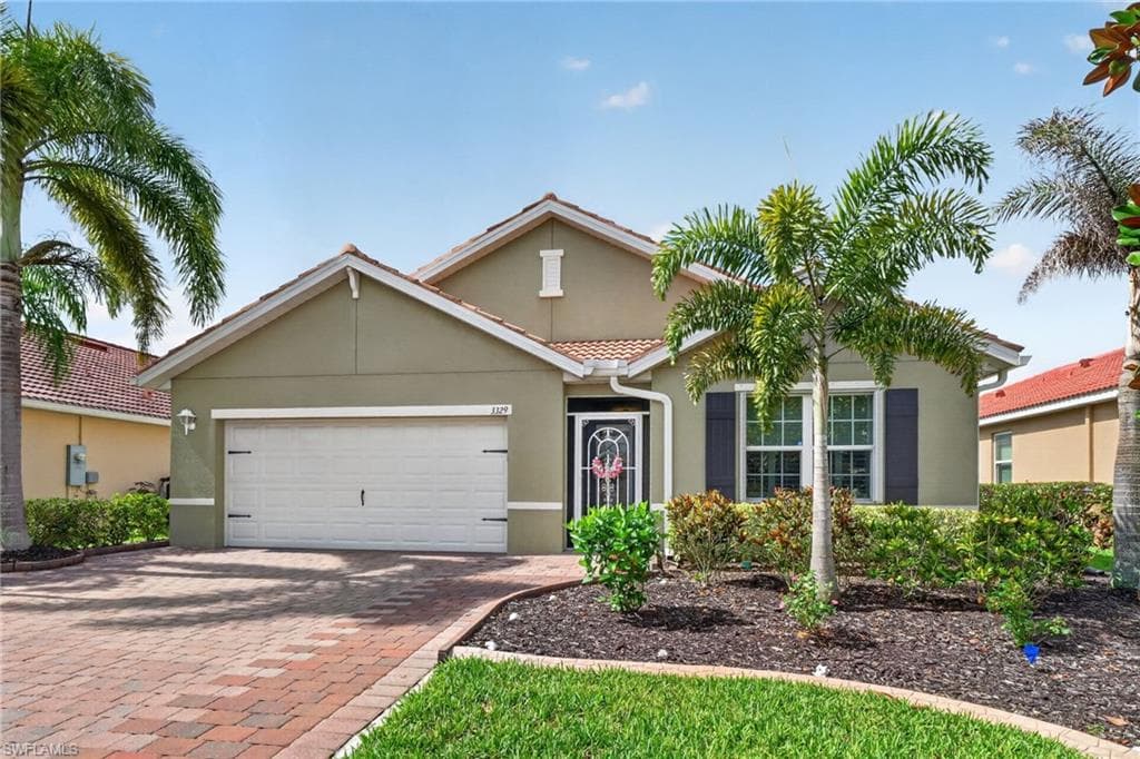 3329 Apple Blossom DR ALVA, FL 33920