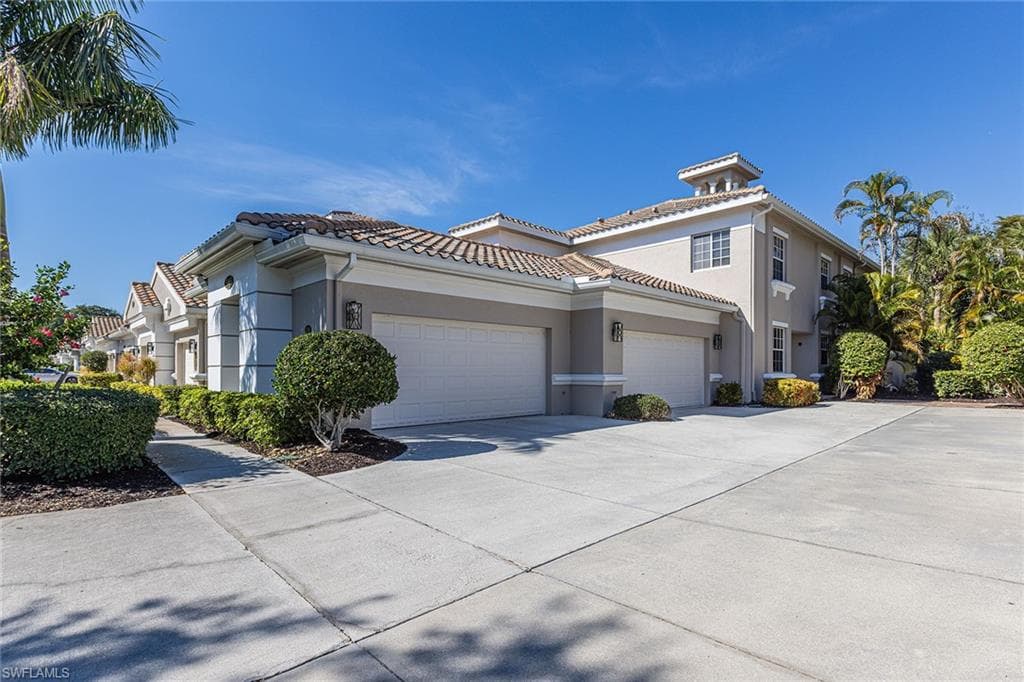 3985 Deer Crossing CT 106 NAPLES, FL 34114