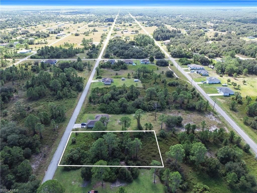 1915 Louis AVE LEHIGH ACRES, FL 33972