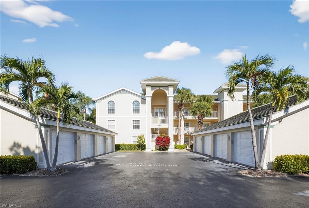 28881 Bermuda Lago CT 202 BONITA SPRINGS, FL 34134