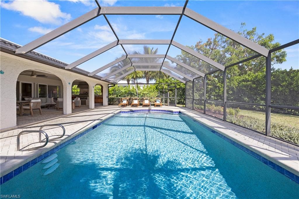4916 Crayton RD NAPLES, FL 34103
